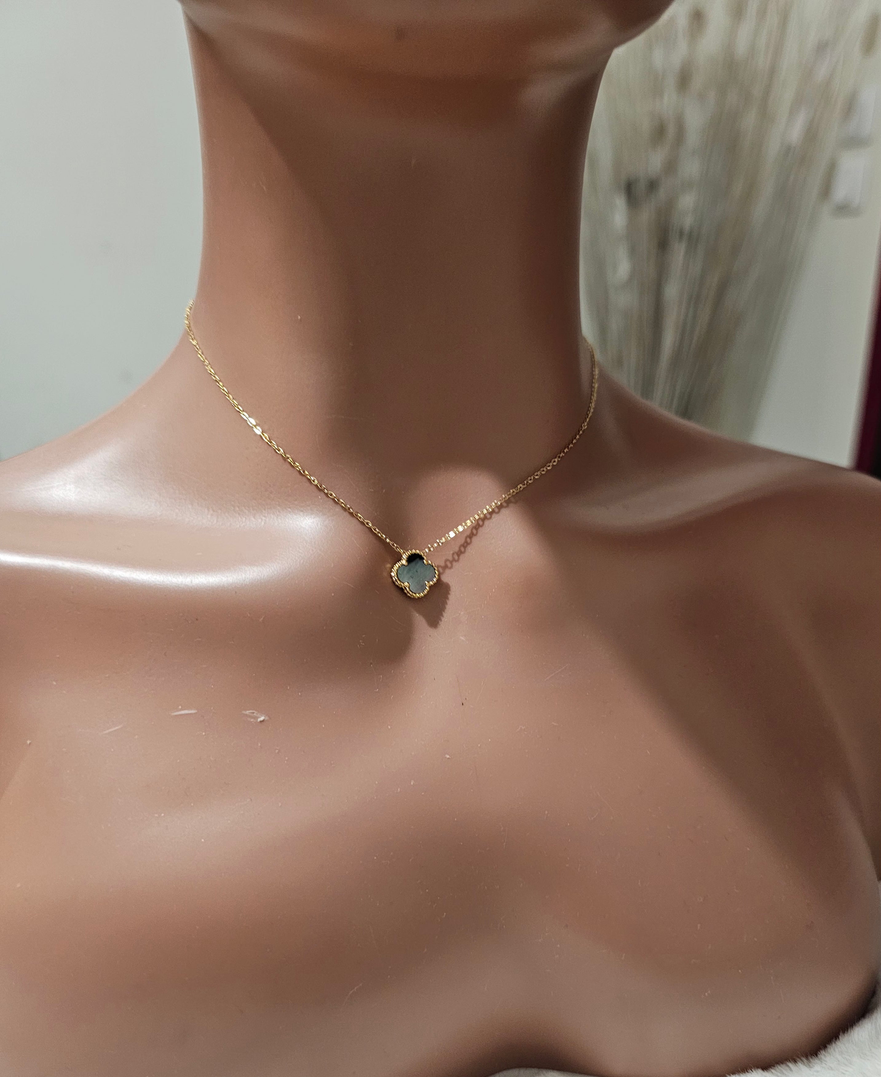 Collier ras-du-cou