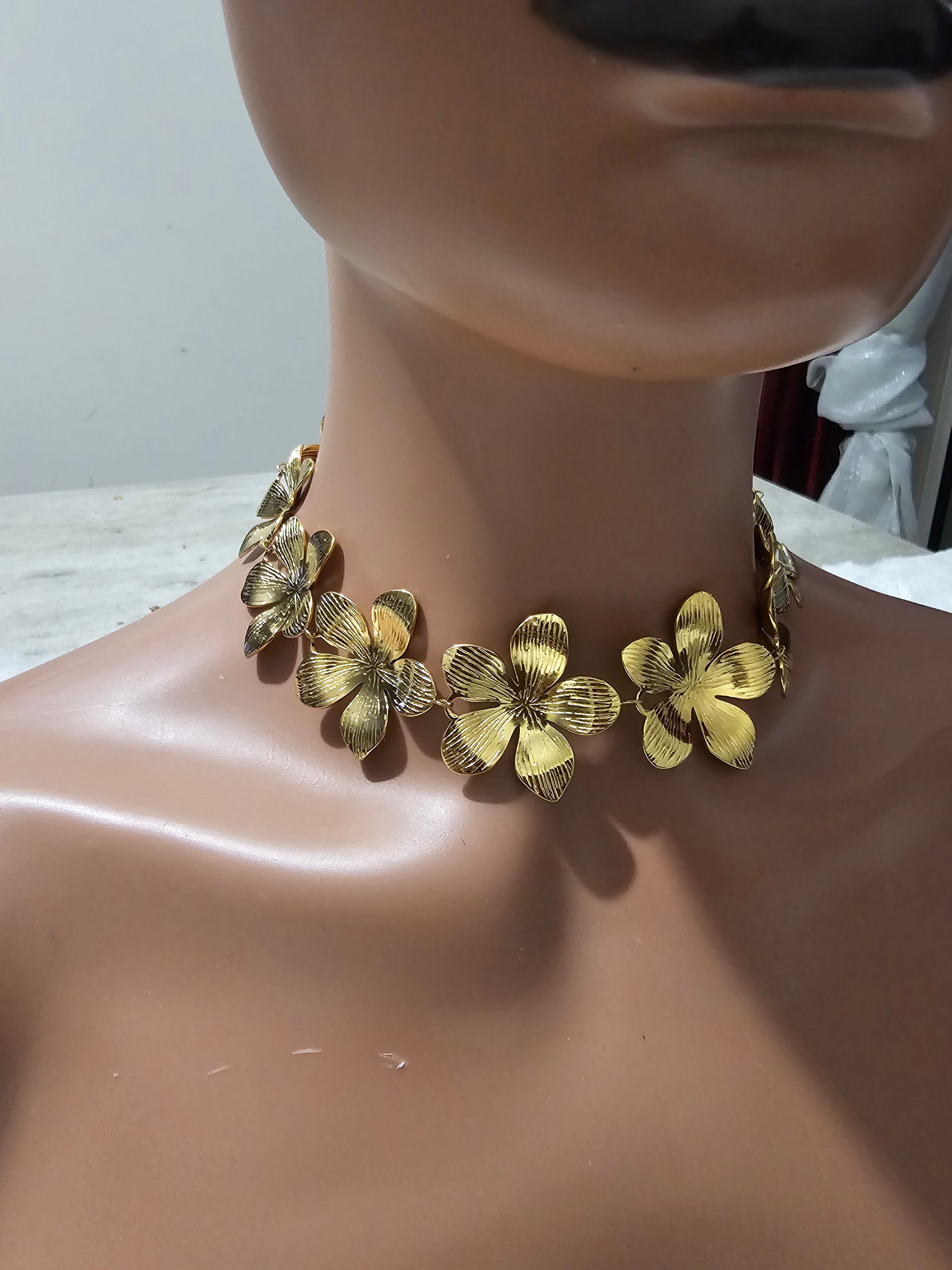 Collier ras-du-cou