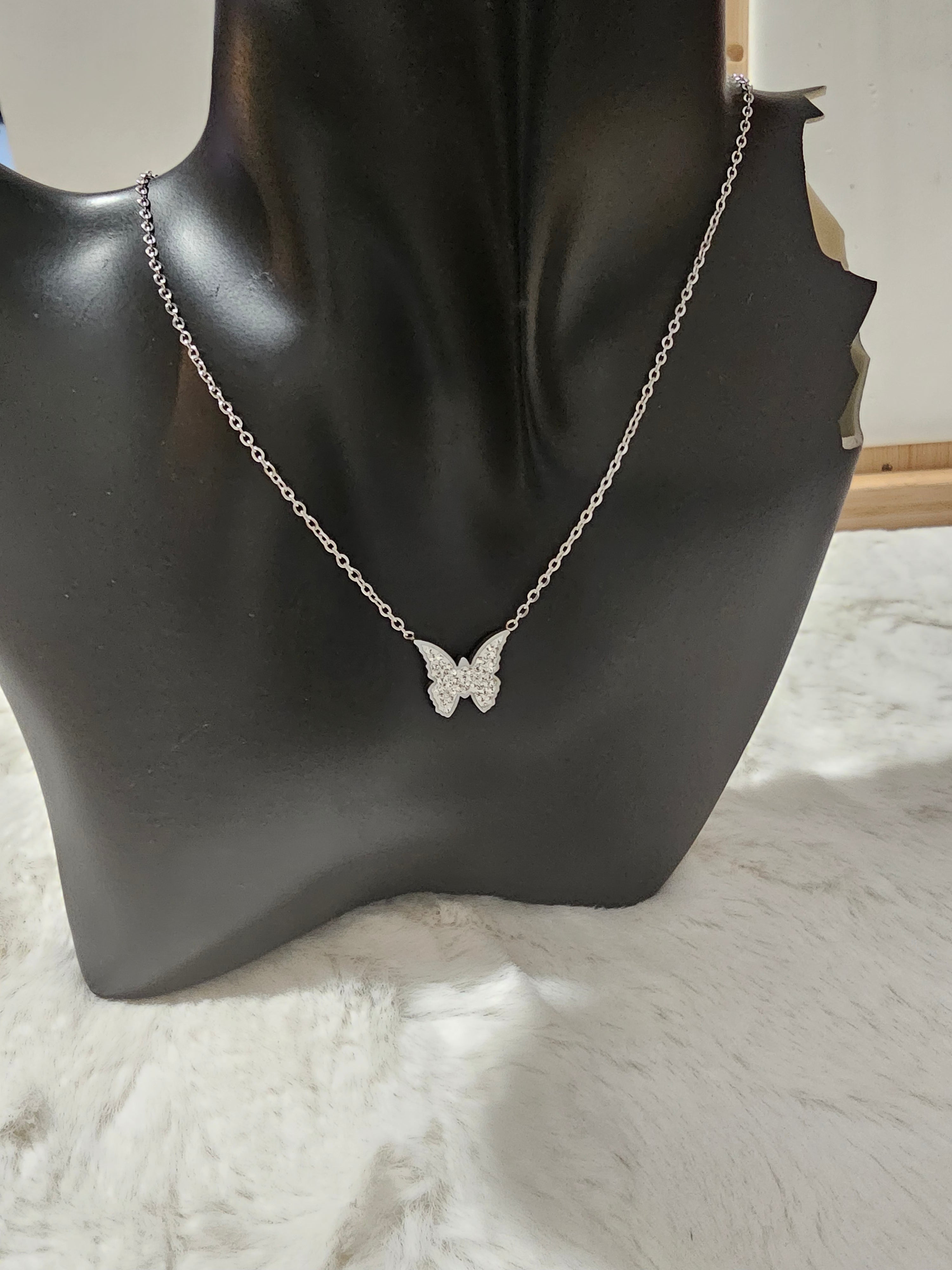 Collier papillon