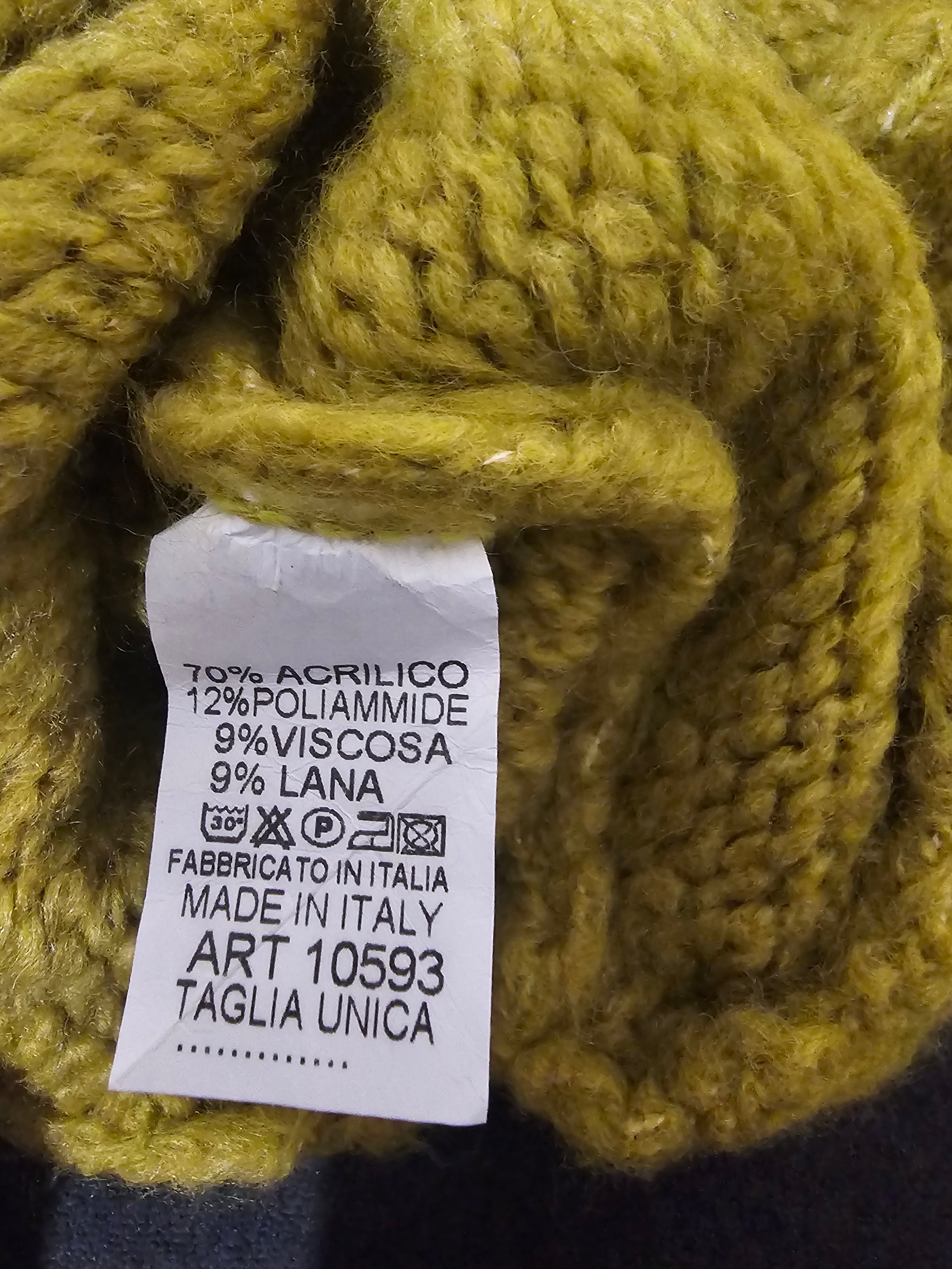 Pull col v Lina