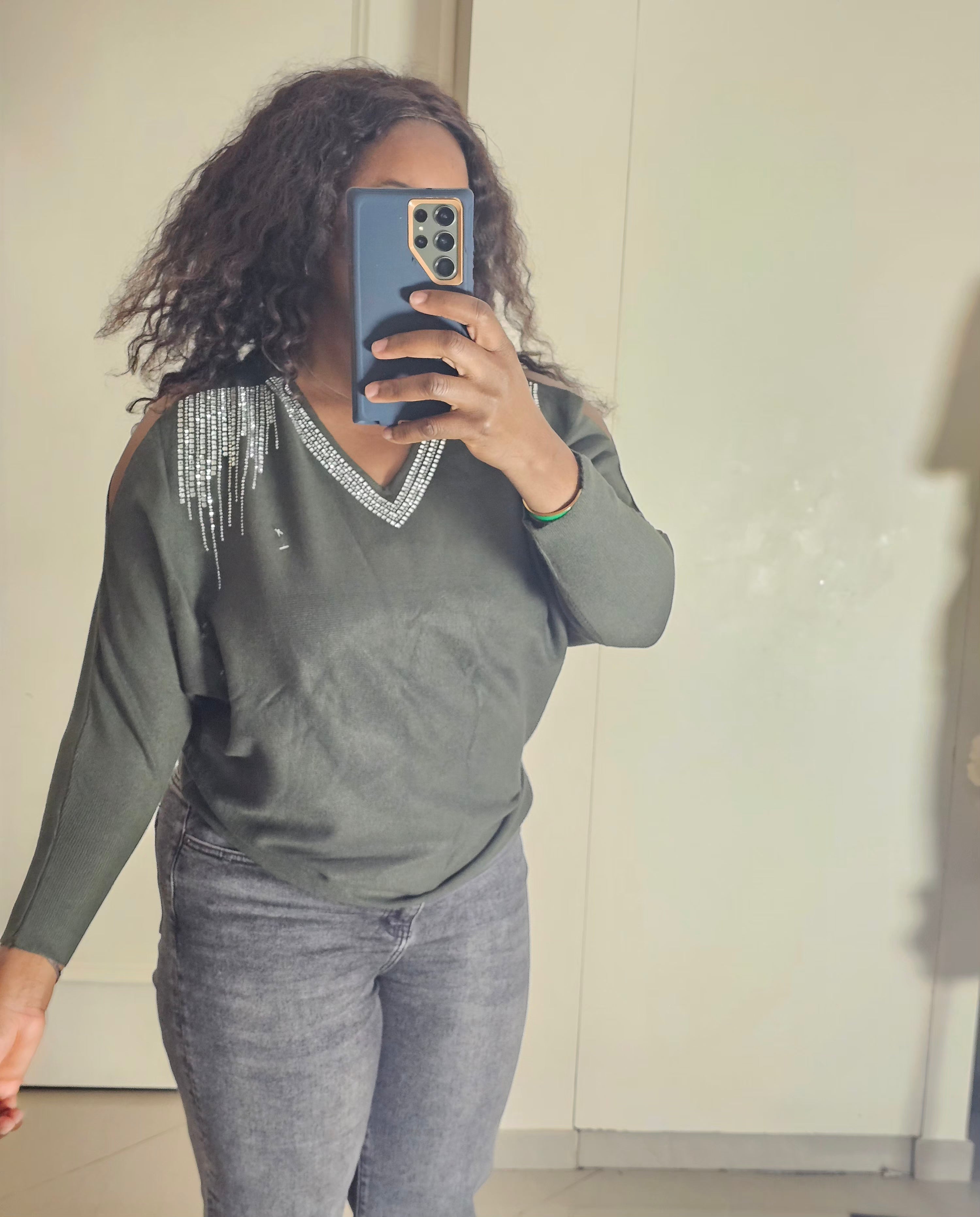 Pull col v épaule ouverte