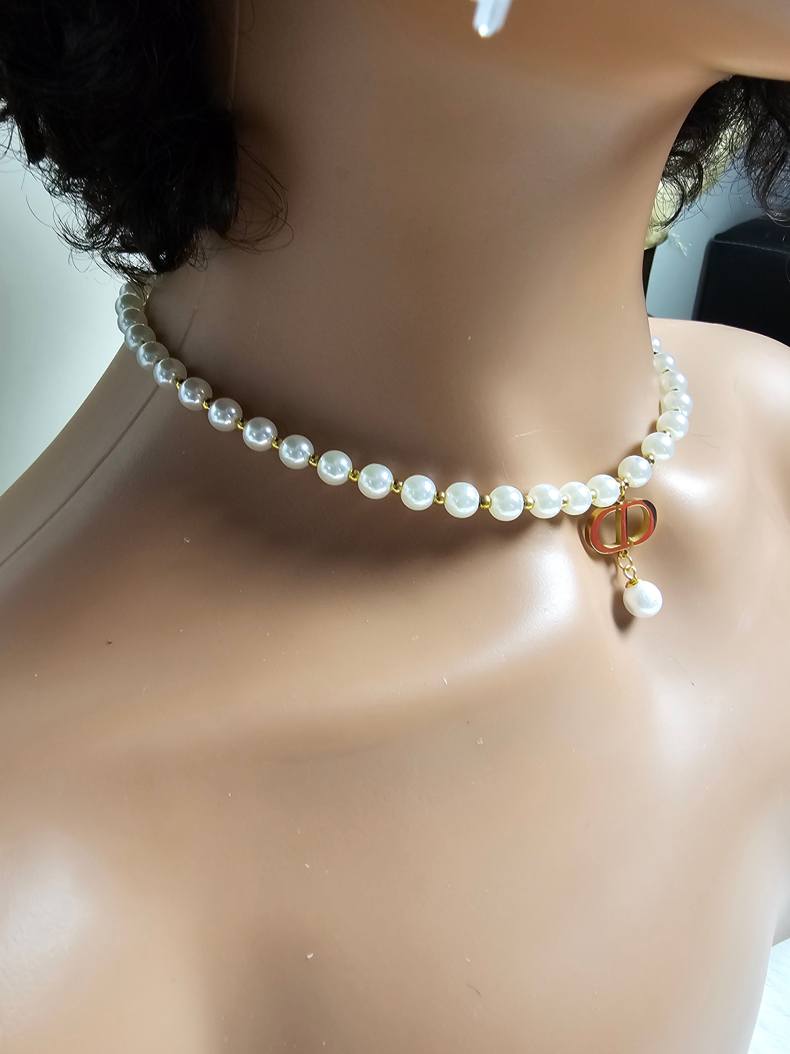 Collier en perles blanc