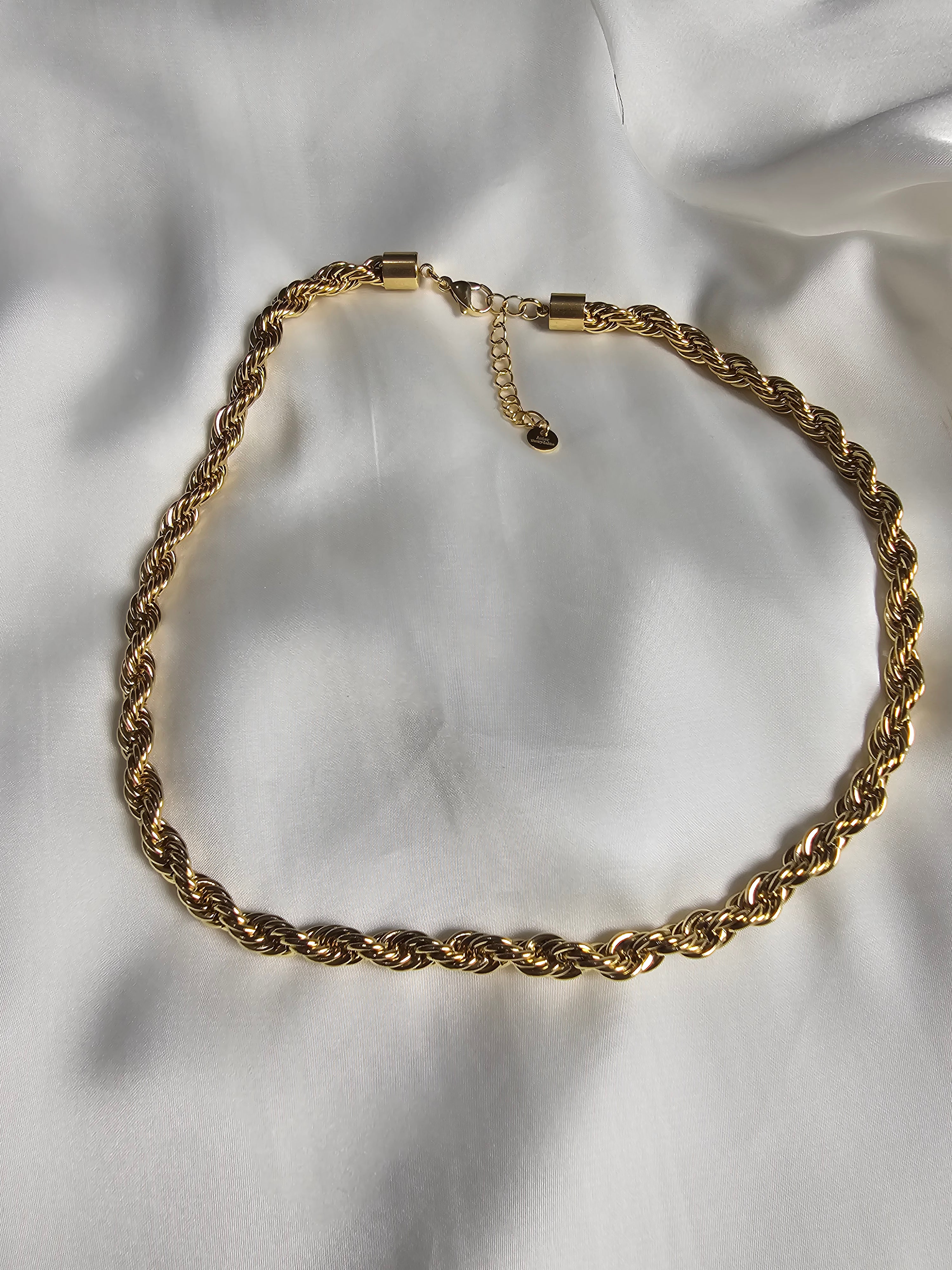 Collier ras-du-cou