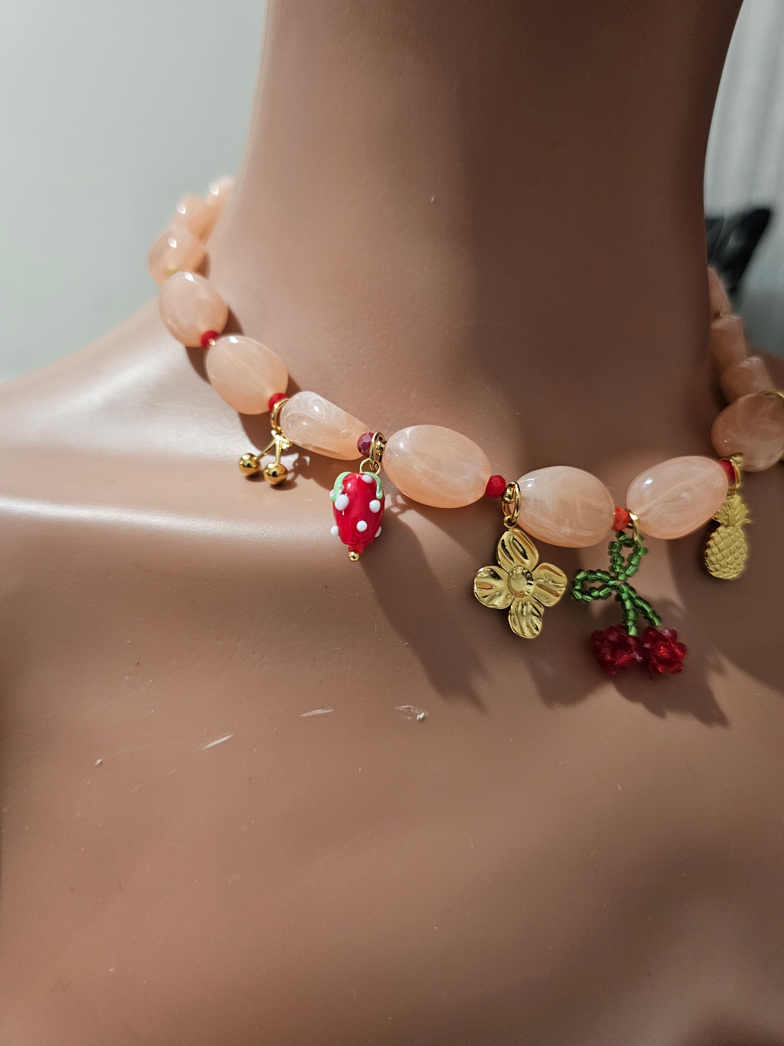 Collier Mano