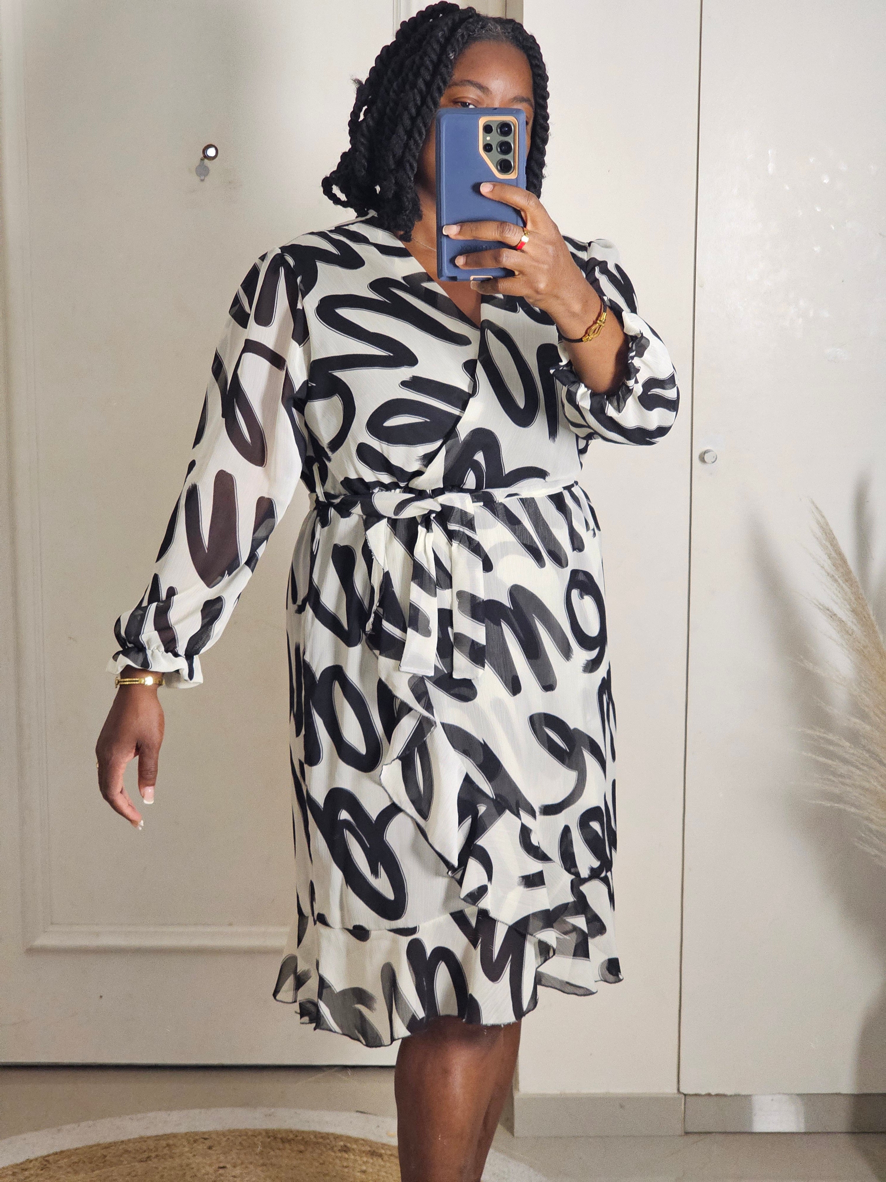 Robes lila taille unique convient du 36 au 44 le modèle mesure 1m64