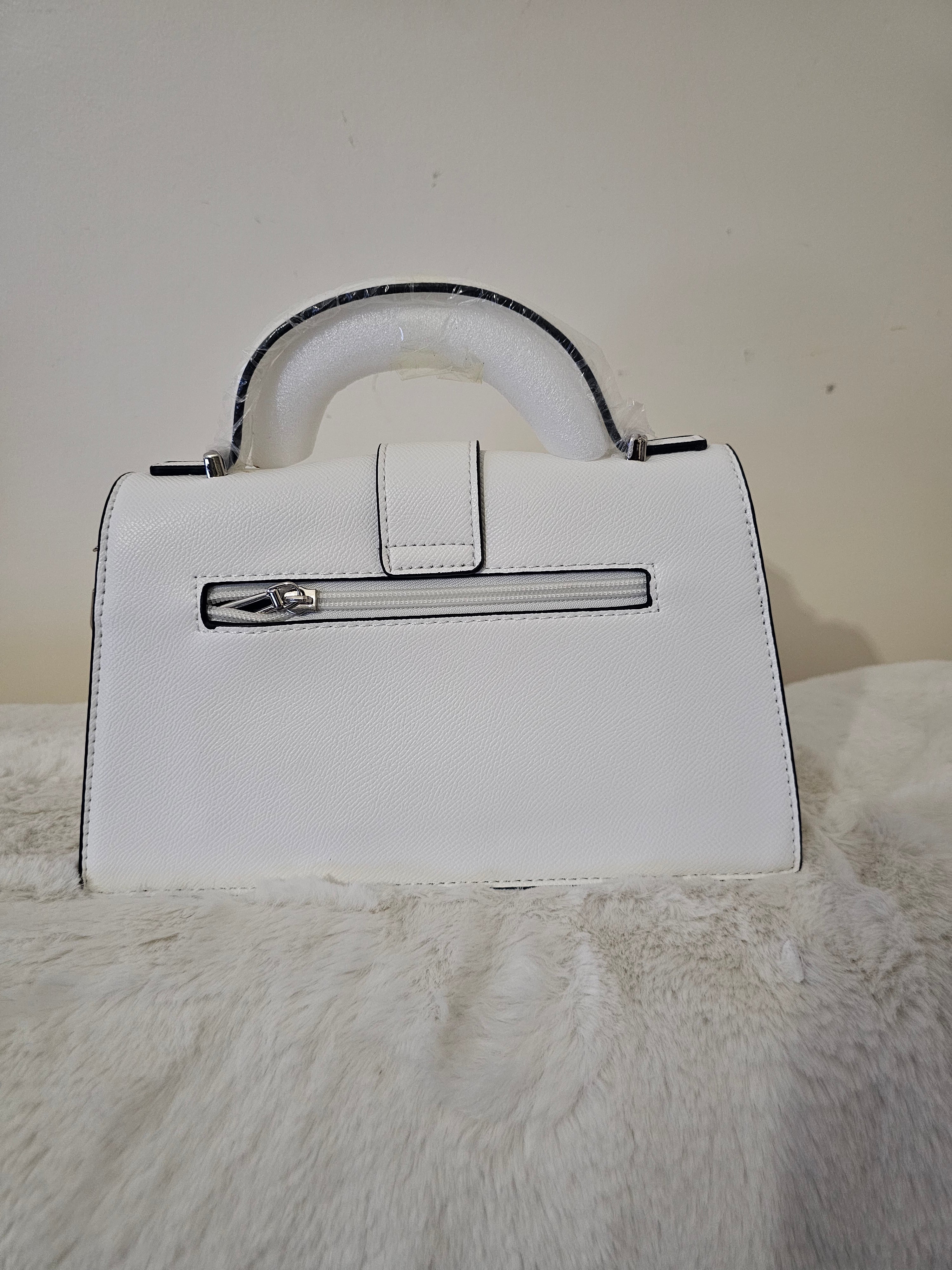 Sac bandoulière avec fermeture zippé taille moyenne