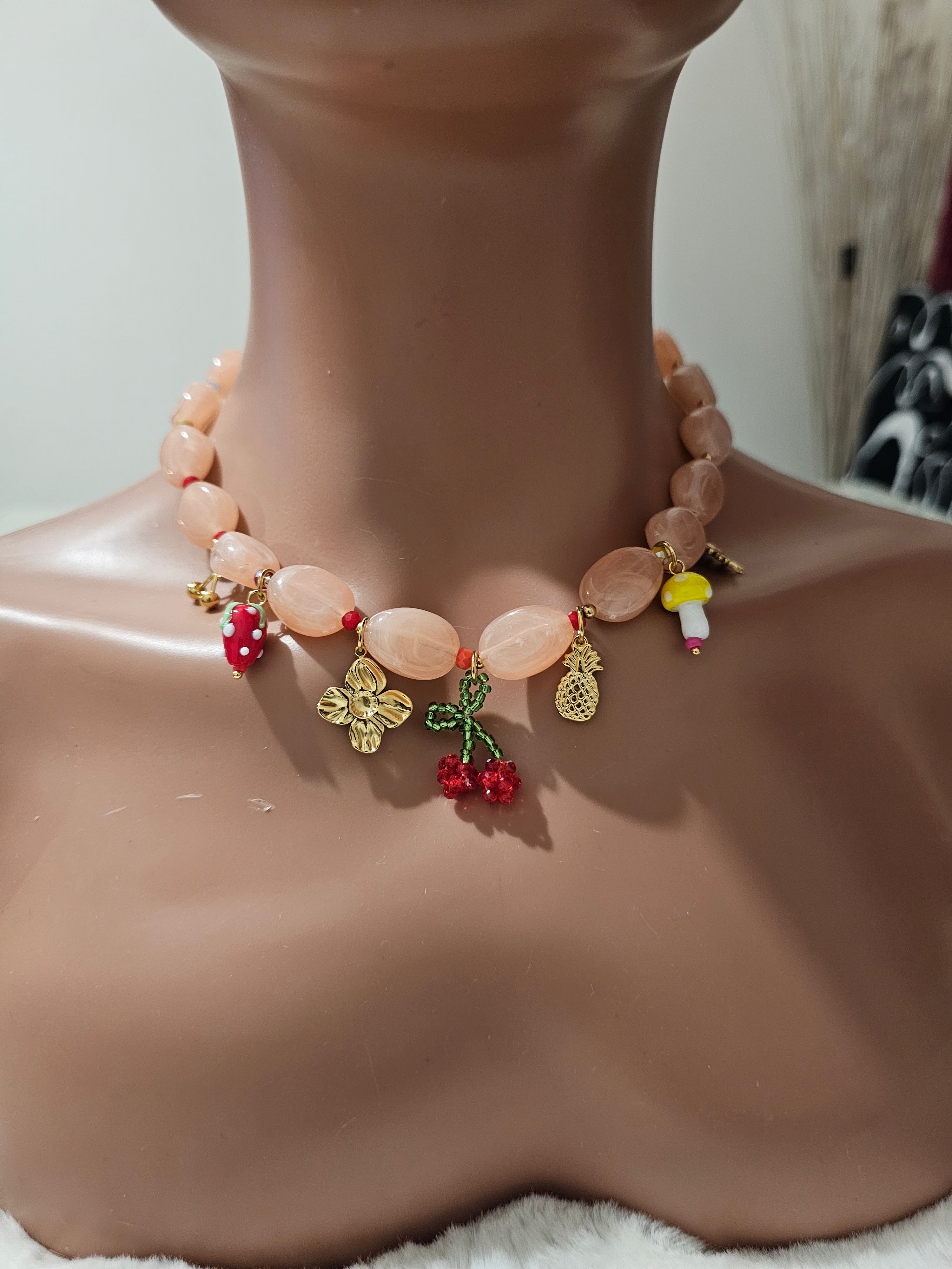 Collier Mano