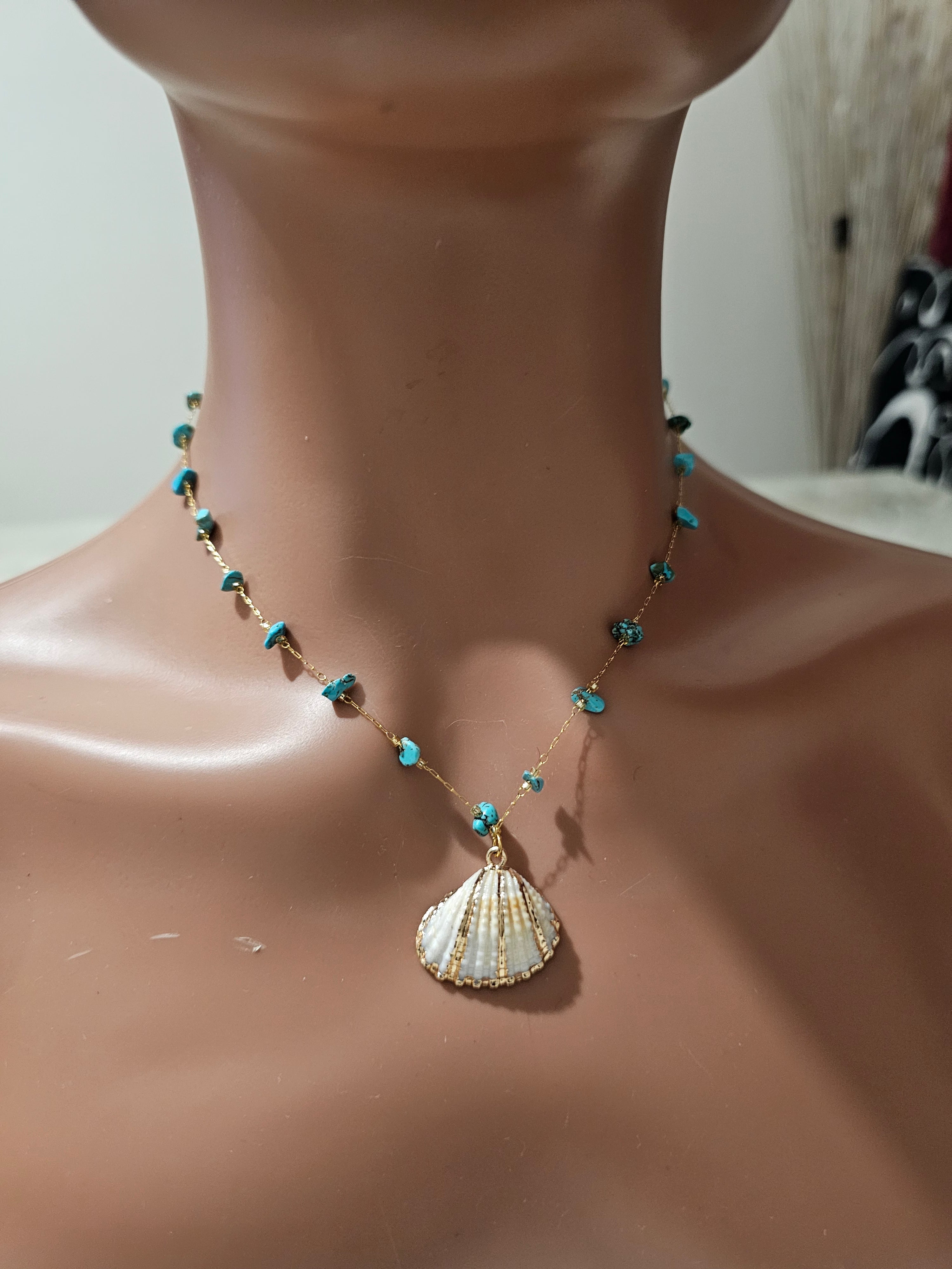 Collier Lesli