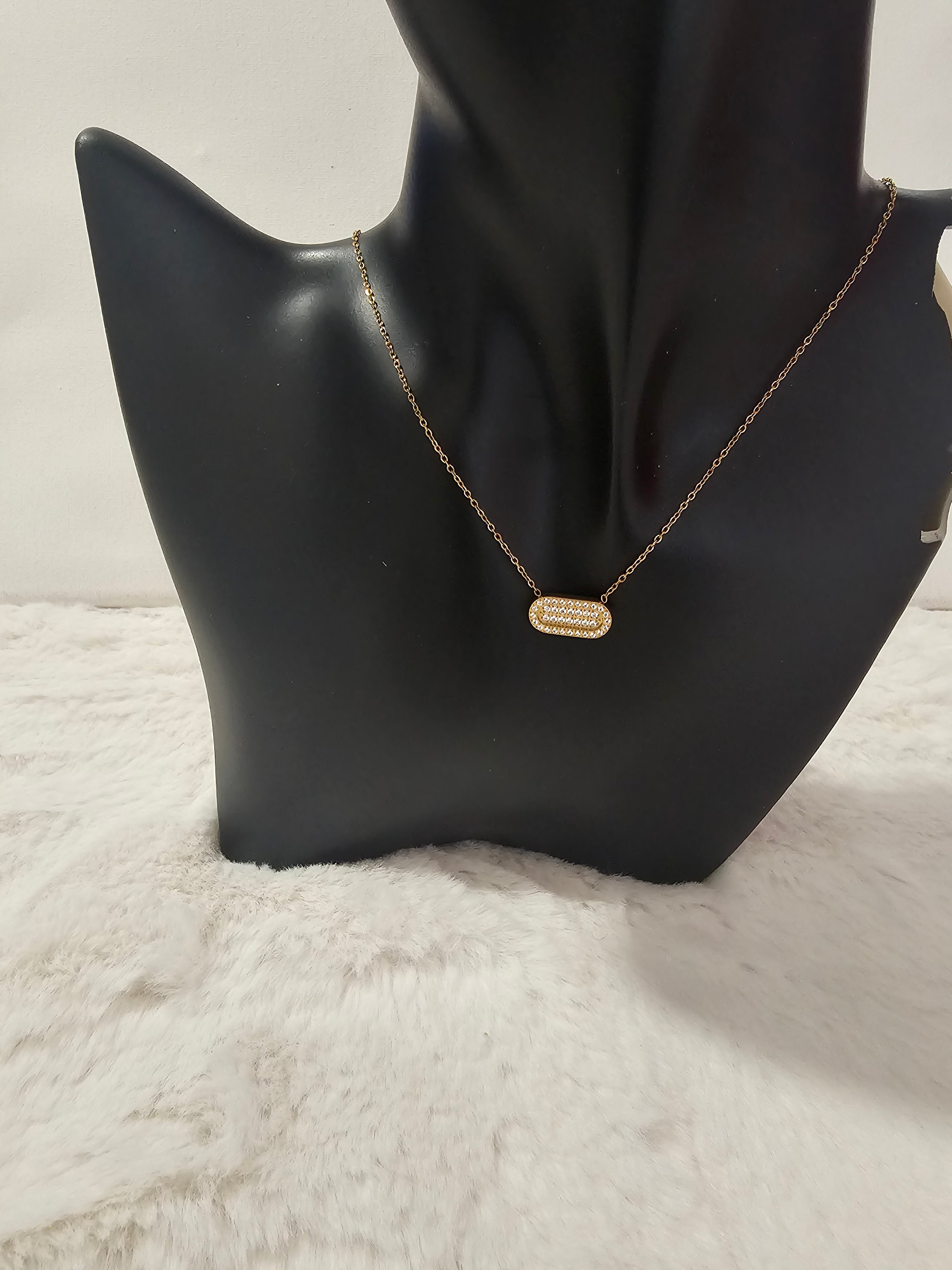 Collier ras-du-cou