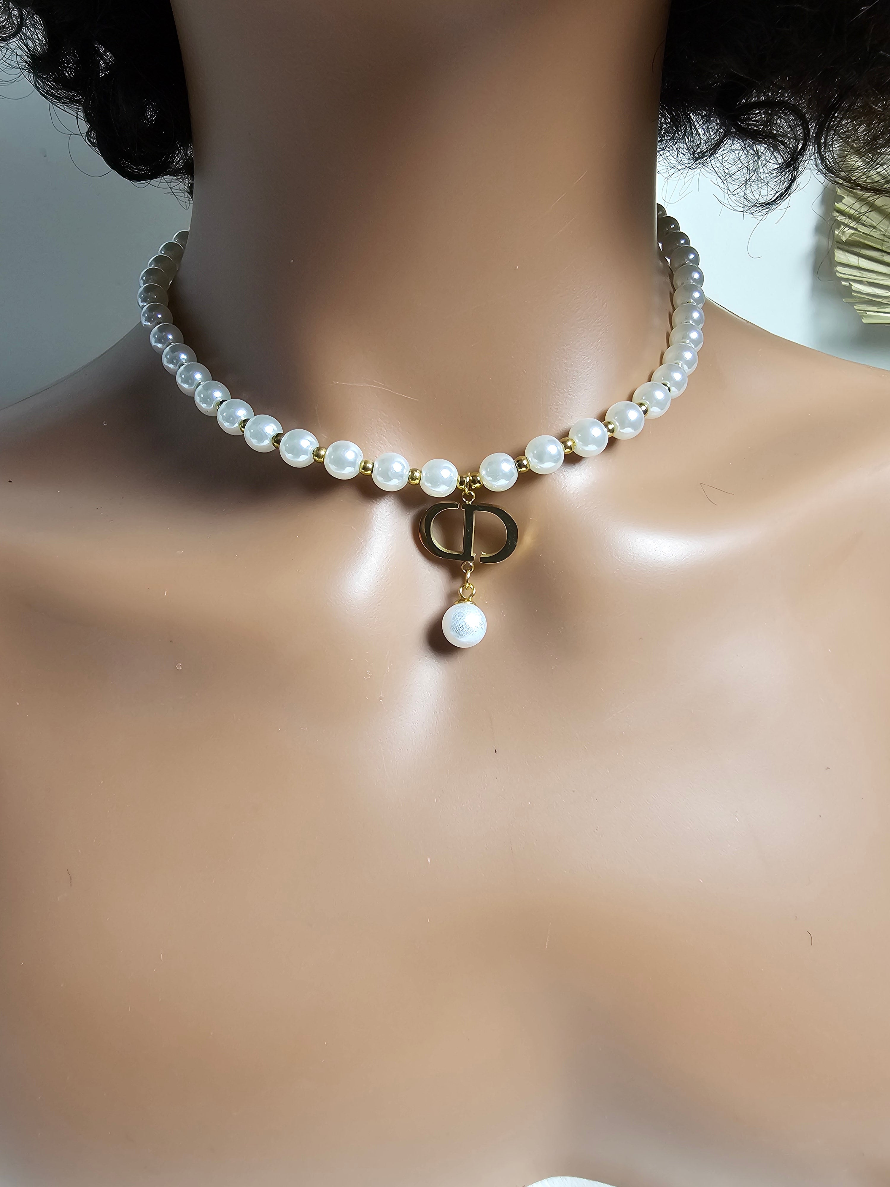 Collier en perles blanc