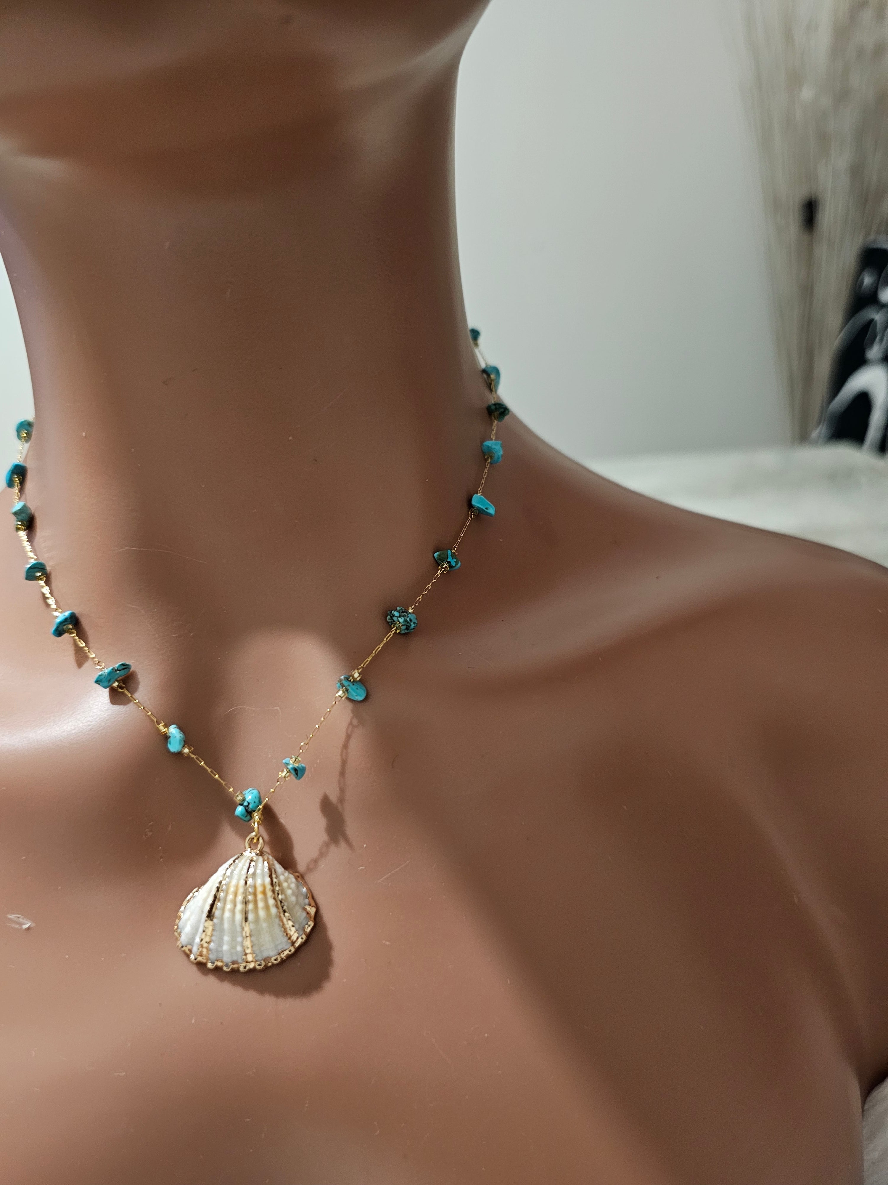Collier Lesli
