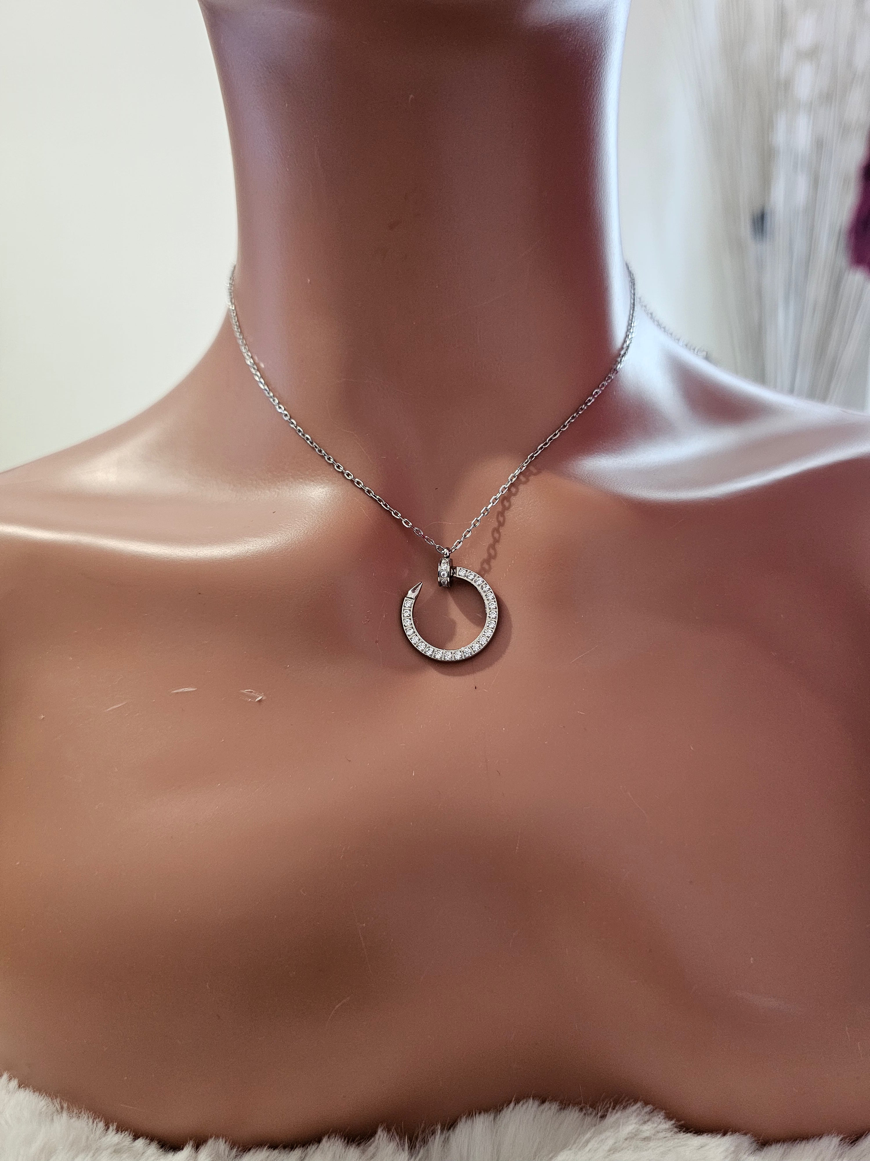 Collier ras-du-cou