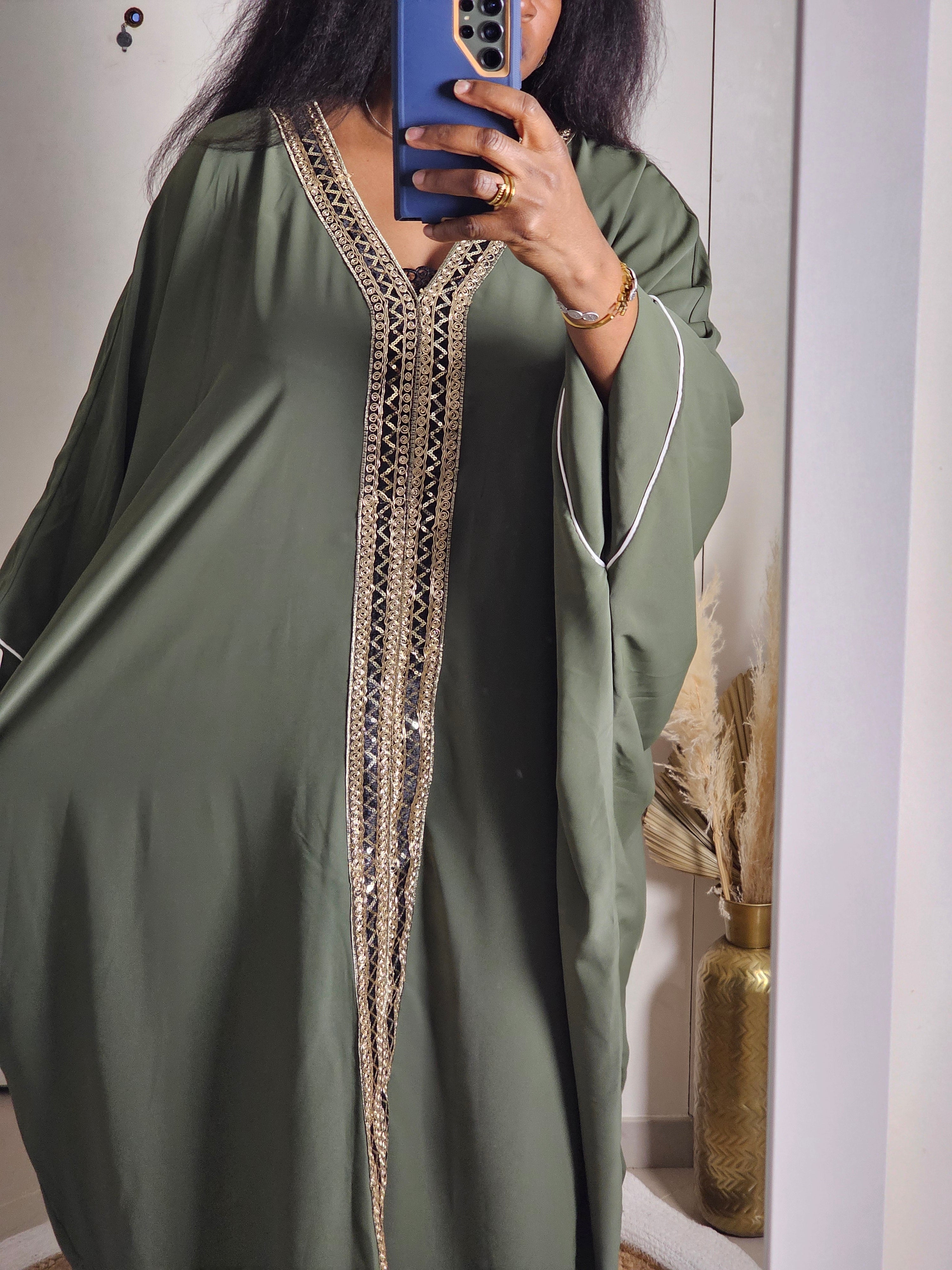 Abaya kakis